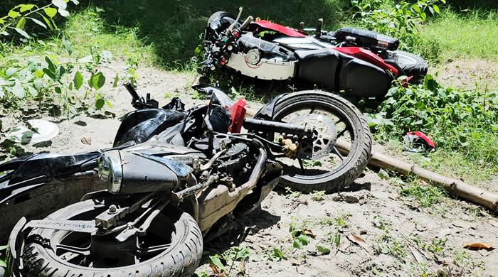 সড়কে মোটর সাইকেলে গতির ঝড় তুলতে প্রাণ ঝরছে তরুণ-যুবকদে ॥কর্তৃপক্ষ নির্বিকারর